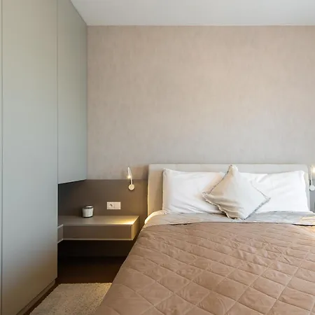 Nikas Eurovea Apartments - Free Parking Bratislava Exterior photo